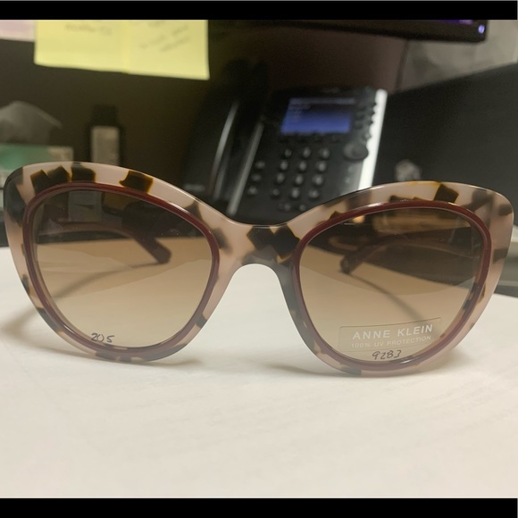 Anne Klein Sunglasses - Picture 2 of 4